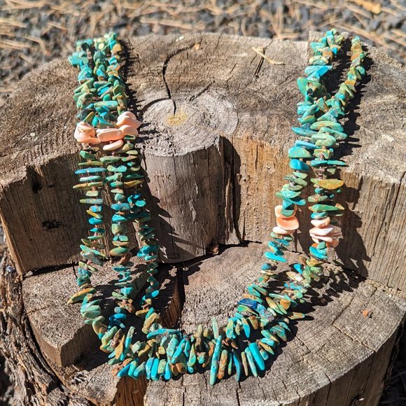 Vintage Navajo Turquoise Necklace - Handmade Southwesternβ NA Artistry - Picture 3 of 10